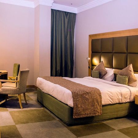 Halo Hotel Dubai Bagian luar foto