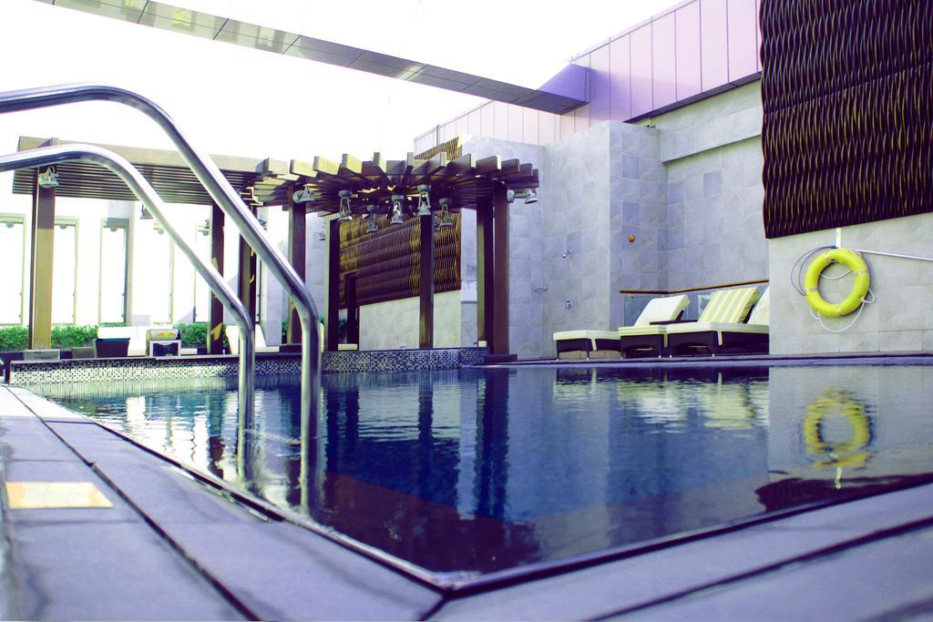 Halo Hotel Dubai Bagian luar foto