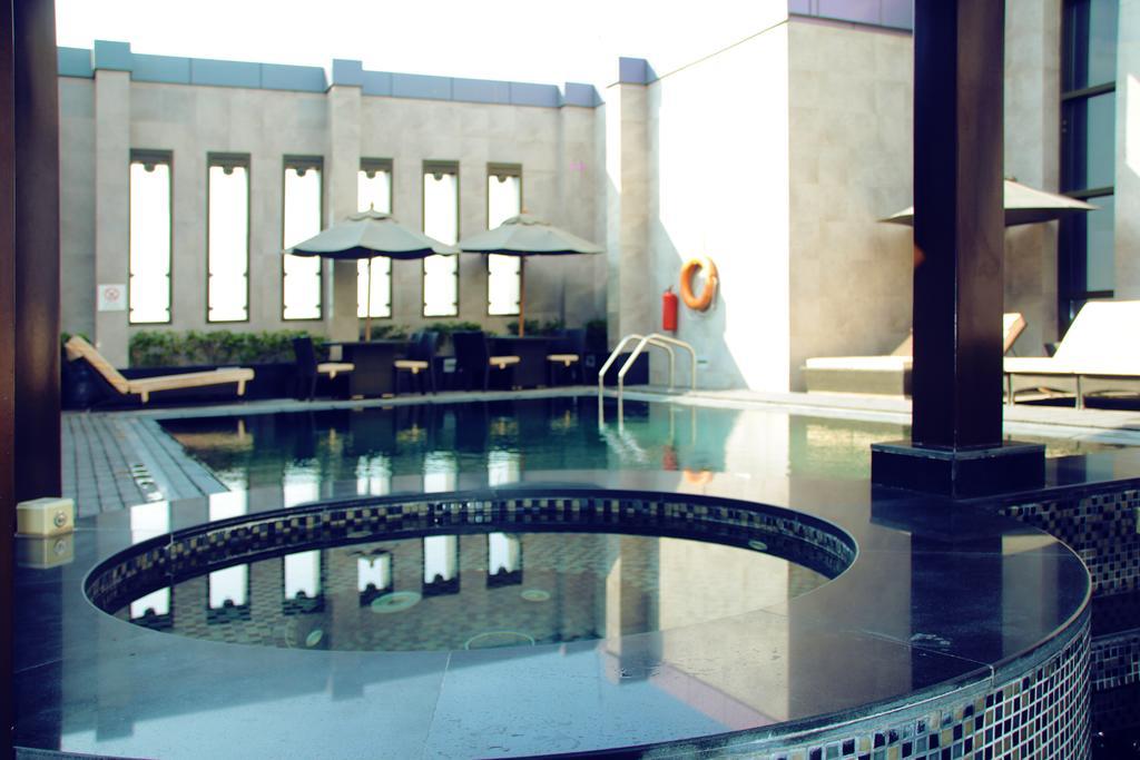 Halo Hotel Dubai Bagian luar foto