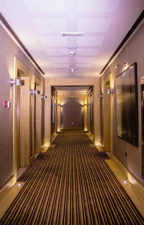 Halo Hotel Dubai Bagian luar foto