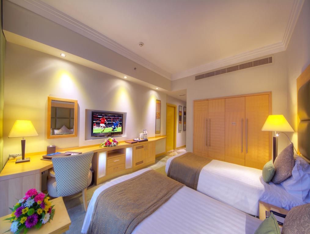 Halo Hotel Dubai Bagian luar foto