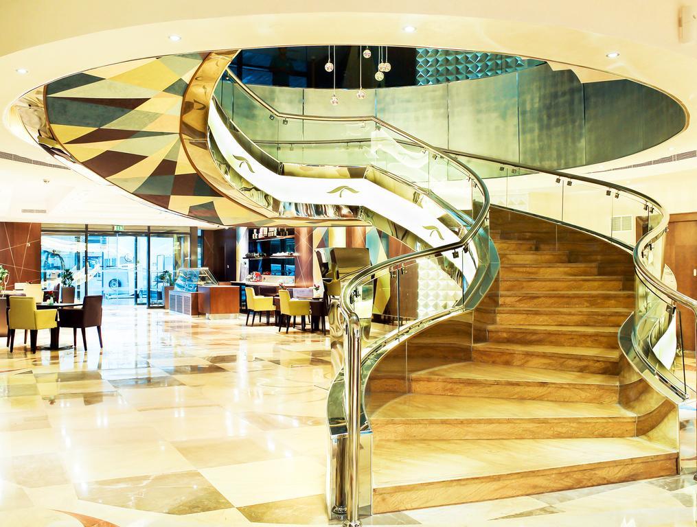 Halo Hotel Dubai Bagian luar foto