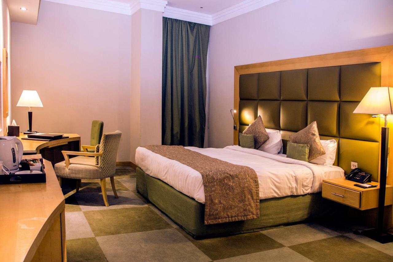 Halo Hotel Dubai Bagian luar foto