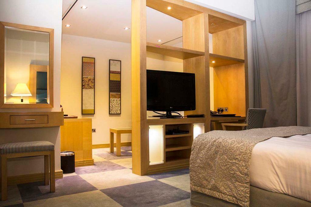 Halo Hotel Dubai Bagian luar foto